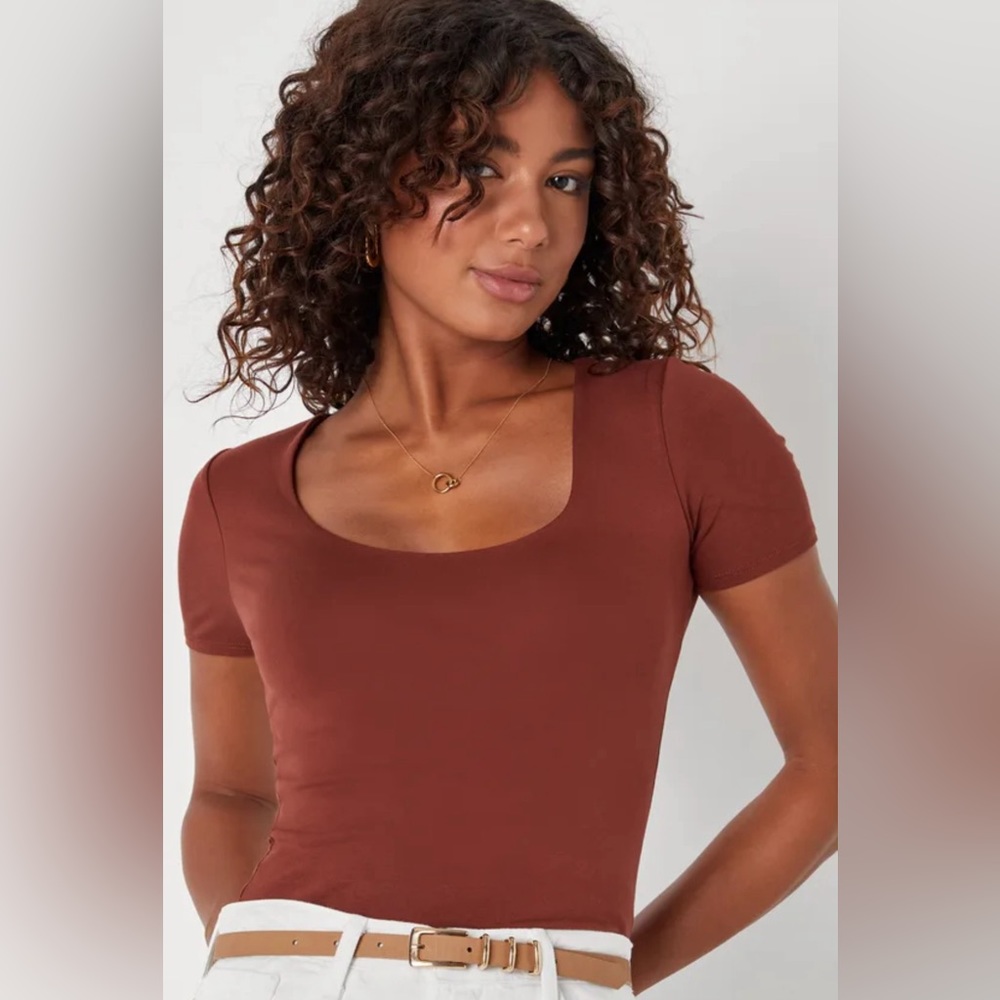 Lulu’s Basically Effortless Brown Short Sleeve Scoop Neck Top - XS